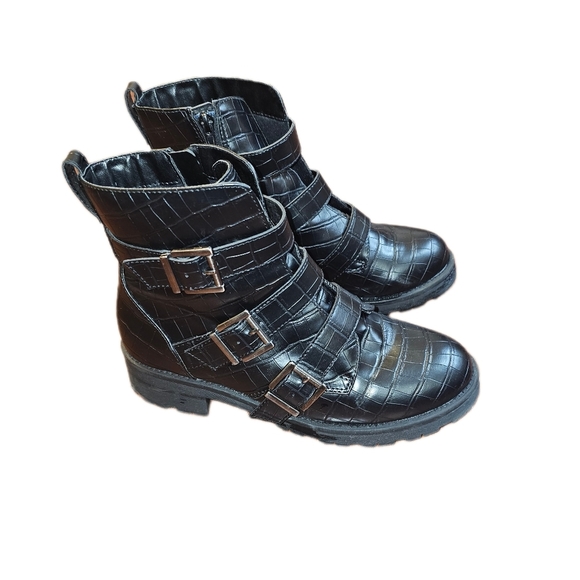 NWT Arizona Jean Co. Croco embossed Ankle Boots, Size 9.5 - Picture 1 of 5